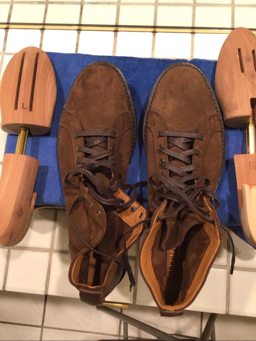 Allen Edmonds 10/D newer conditions extra lightweight